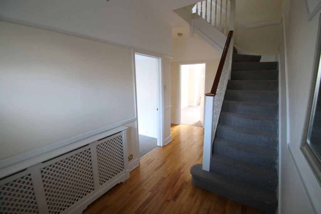 5 bed property in Seagry Road, London